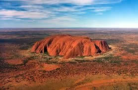 붉은 침묵, 지구의 배꼽에 머물다: 울룰루(Uluru)가 건네는 위로