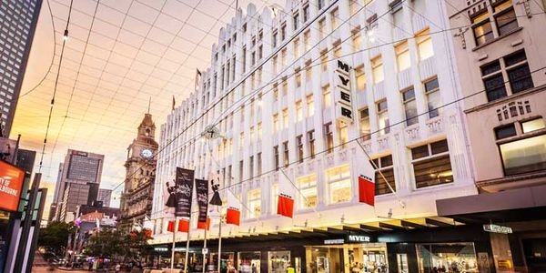 마이어(Myer) 백화점 앞 (Bourke street)