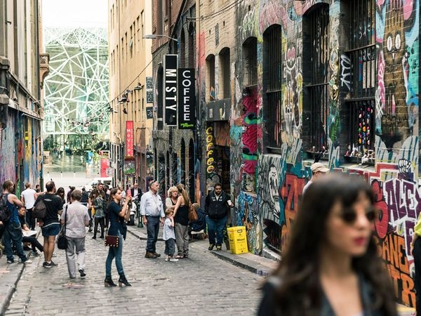 미사거리(Hosier Lane) 및 AC/DC 레인