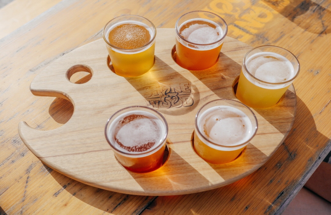 바이런베이에 있는 Stone & Wood Brewery 에 방문해서 다양한 맥주를 시음해보시고, 이곳에서 점심식사도 하실 수 있습니다.